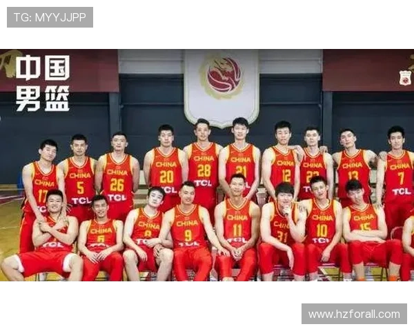 中国男篮备战世界杯新阵容亮相 年轻球员崭露头角
