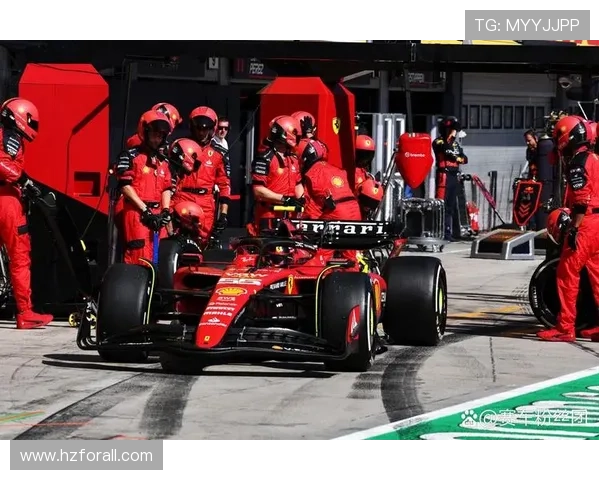 F1赛季最新动态解析：各车队表现出奇不意 新冠军争夺战一触即发